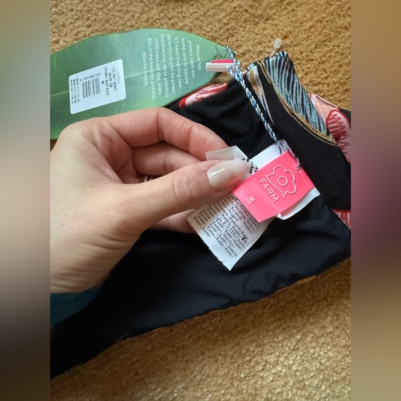 🌴NWT FARM Rio Coconut Night Bikini Top - Picture 6 of 10